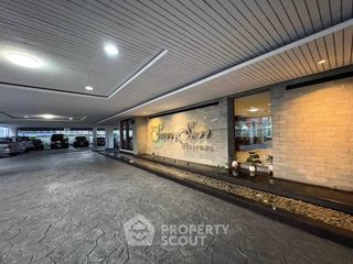 For sale 2 bedrooms condo in Dusit, Bangkok