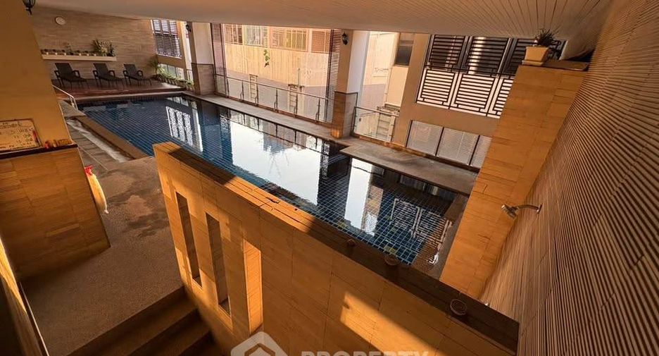 For sale 2 bedrooms condo in Dusit, Bangkok