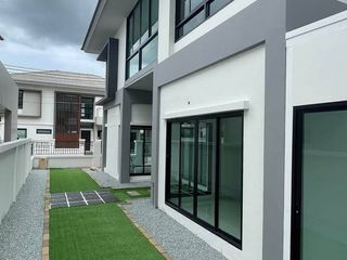 For sale 3 bedrooms house in Si Racha, Chonburi