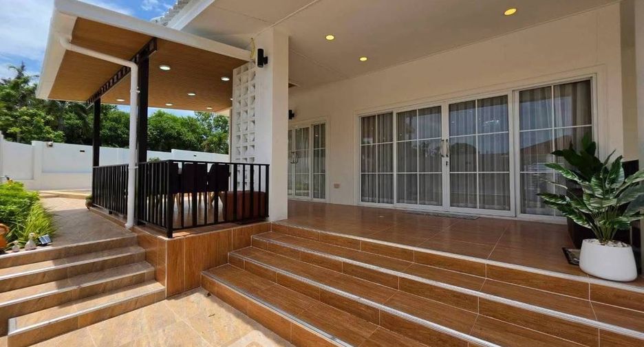Villa zum Kauf mit 3 Zimmer in Bang Saray, Pattaya