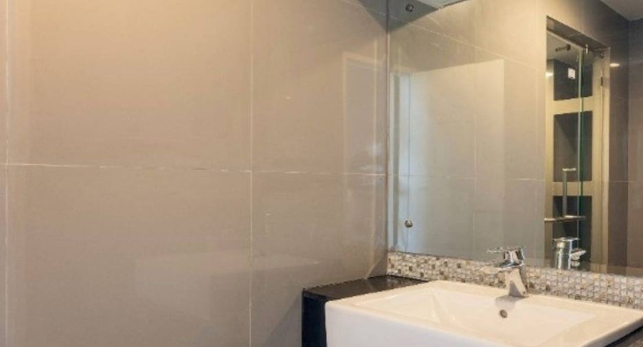 For rent and for sale 2 bedrooms condo in Khlong Toei, Bangkok
