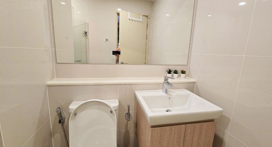 For rent studio condo in Khlong Toei, Bangkok