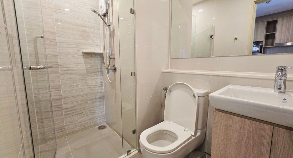 For rent studio condo in Khlong Toei, Bangkok