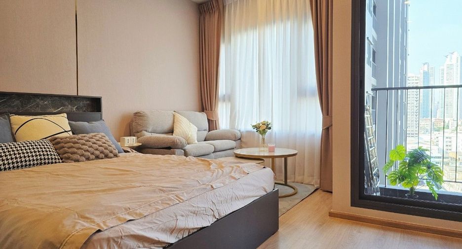 For rent studio condo in Khlong Toei, Bangkok
