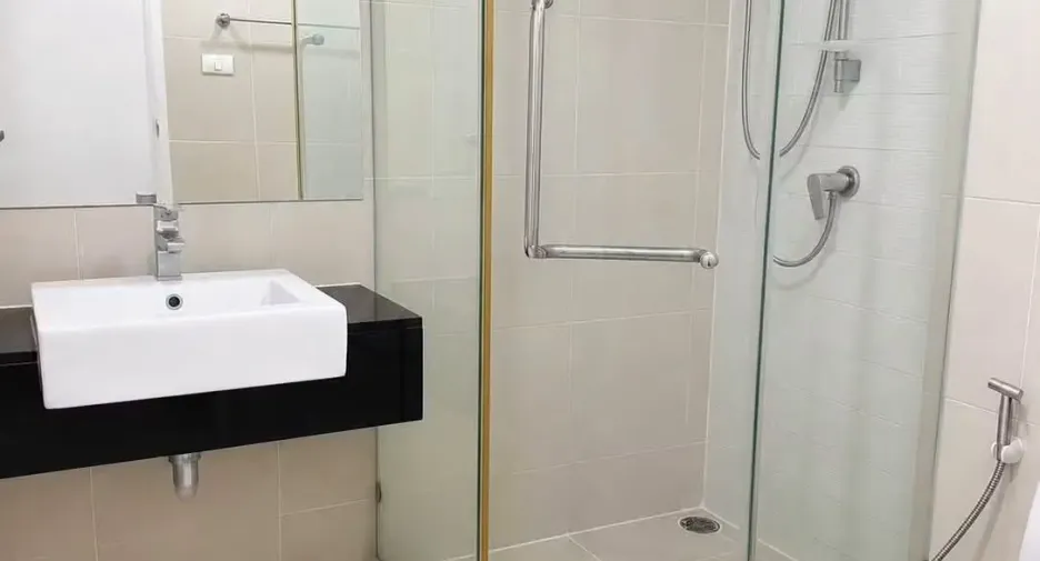 Продажа 1 кровать кондо в Хуаи Кхщанг, Бангкок