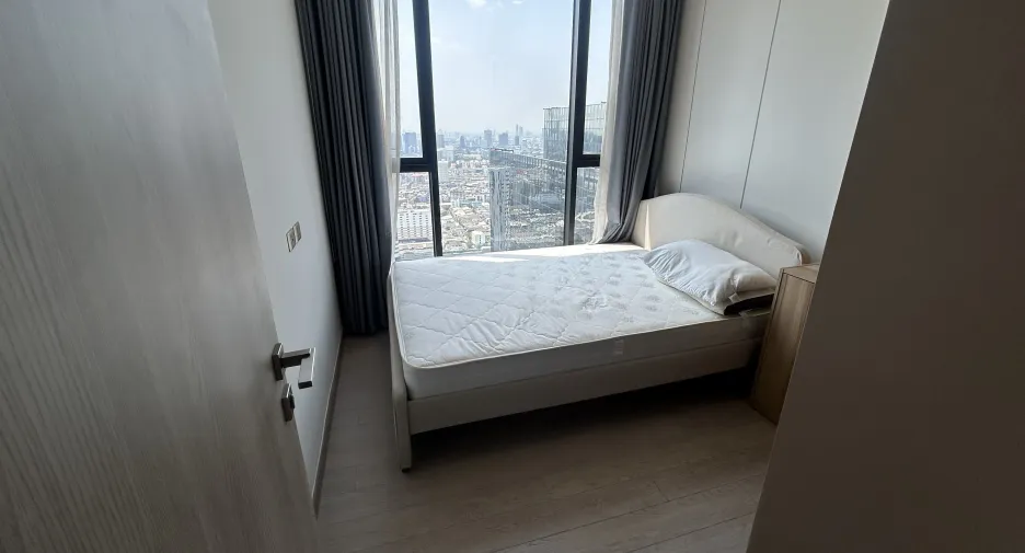 For sale 2 bedrooms condo in Huai Khwang, Bangkok