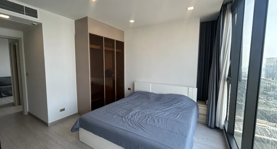 For sale 2 bedrooms condo in Huai Khwang, Bangkok