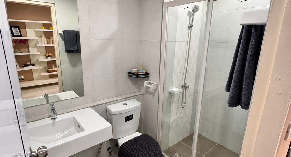 For rent 2 bedrooms condo in Bang Lamung, Chonburi