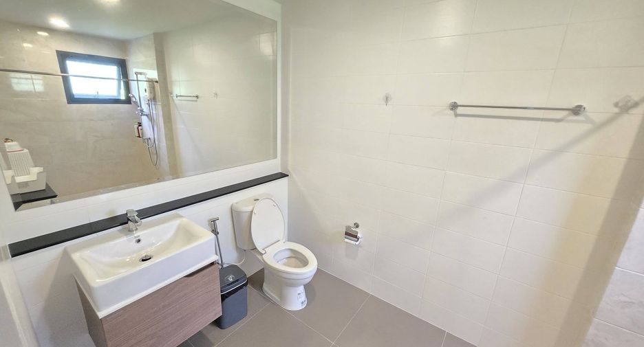 For sale 5 bedrooms house in Saphan Sung, Bangkok