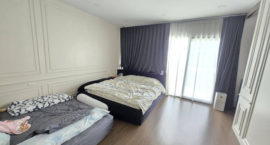 For sale 5 bedrooms house in Saphan Sung, Bangkok