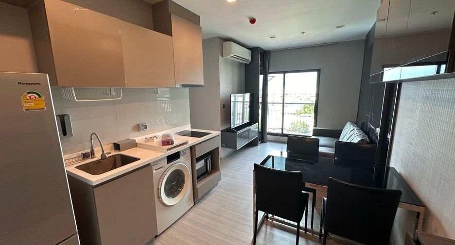For rent 2 bedrooms condo in Phra Khanong, Bangkok