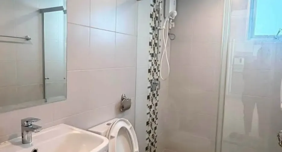 For sale 2 bedrooms condo in Huai Khwang, Bangkok