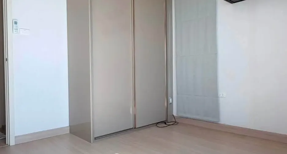 For sale 2 bedrooms condo in Huai Khwang, Bangkok