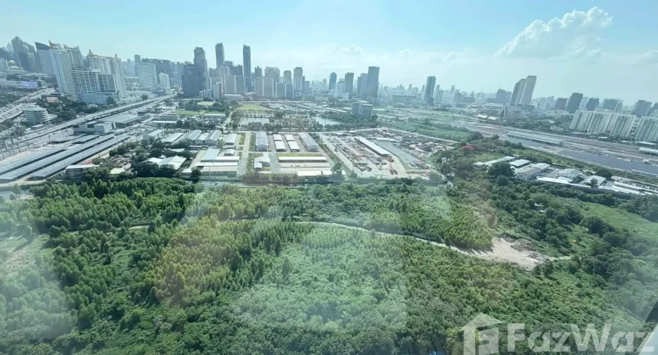 For sale 2 bedrooms condo in Huai Khwang, Bangkok