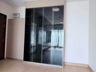For sale 2 bedrooms condo in Huai Khwang, Bangkok