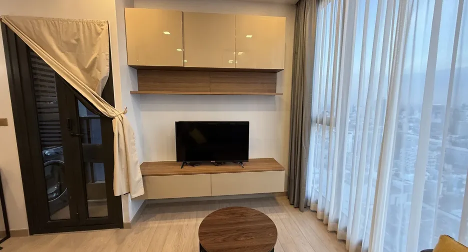For sale 1 bed condo in Huai Khwang, Bangkok