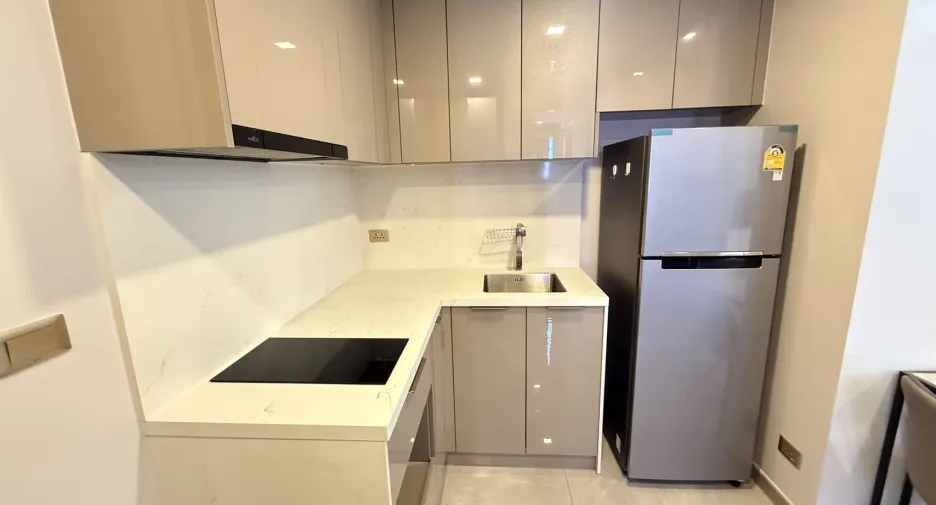 For sale 1 bed condo in Huai Khwang, Bangkok