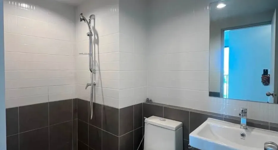 For rent studio condo in Huai Khwang, Bangkok