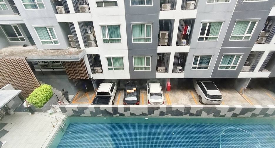 For sale 1 bed condo in Phra Khanong, Bangkok