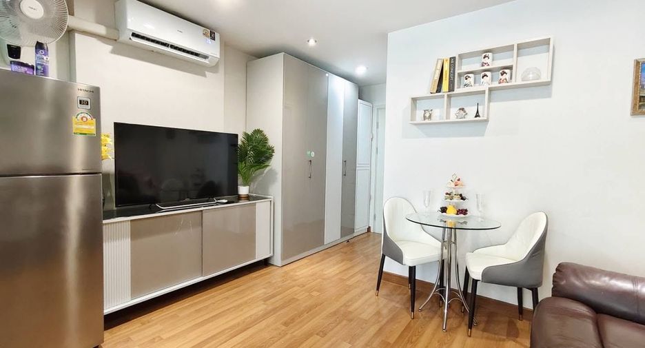 For sale 1 bed condo in Phra Khanong, Bangkok