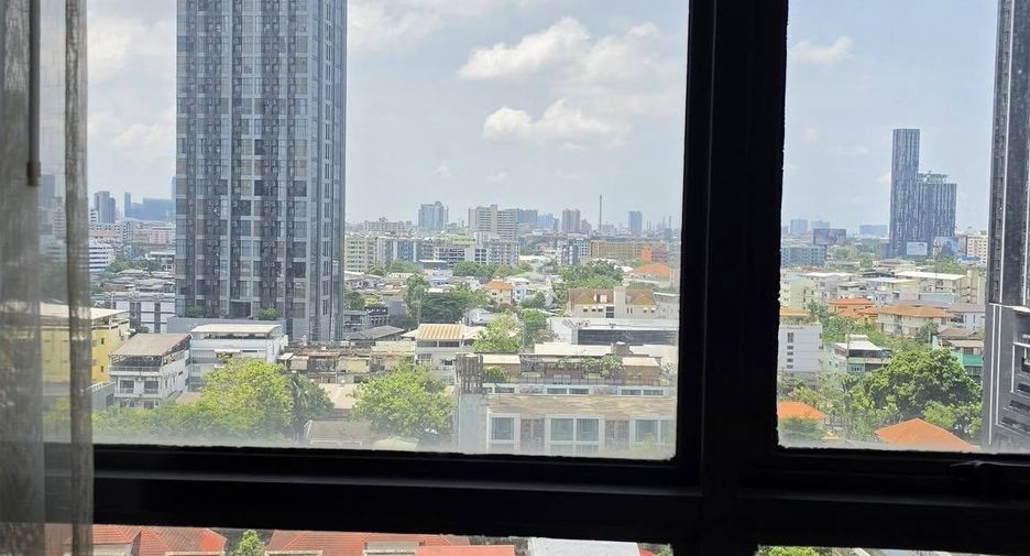 For sale 1 bed condo in Khlong Toei, Bangkok