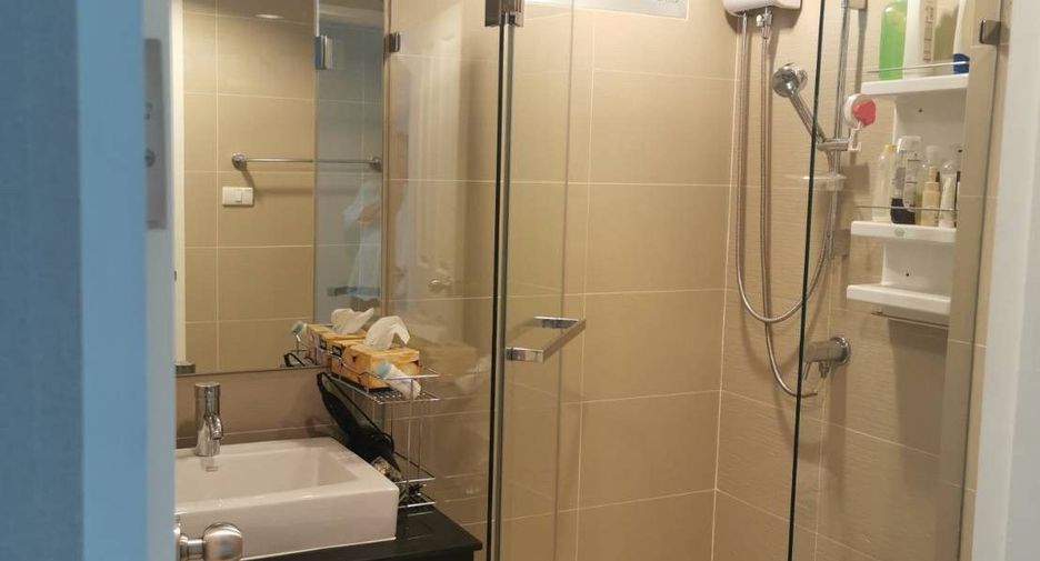 For rent 2 ベッドルーム condo in Huai Khwang, Bangkok