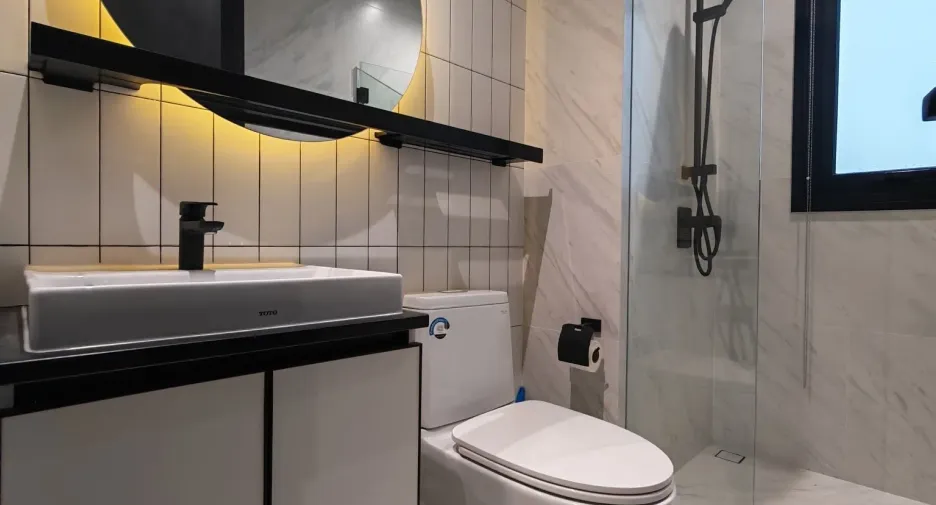 For sale 2 bedrooms condo in Khlong San, Bangkok