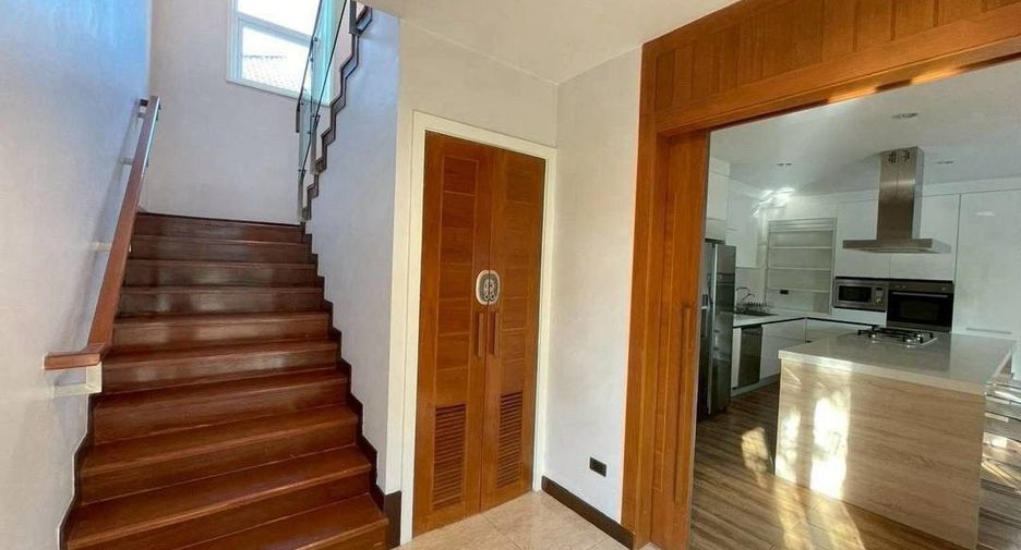 Haus zur Miete mit 5 Zimmer in Suan Luang, Bangkok