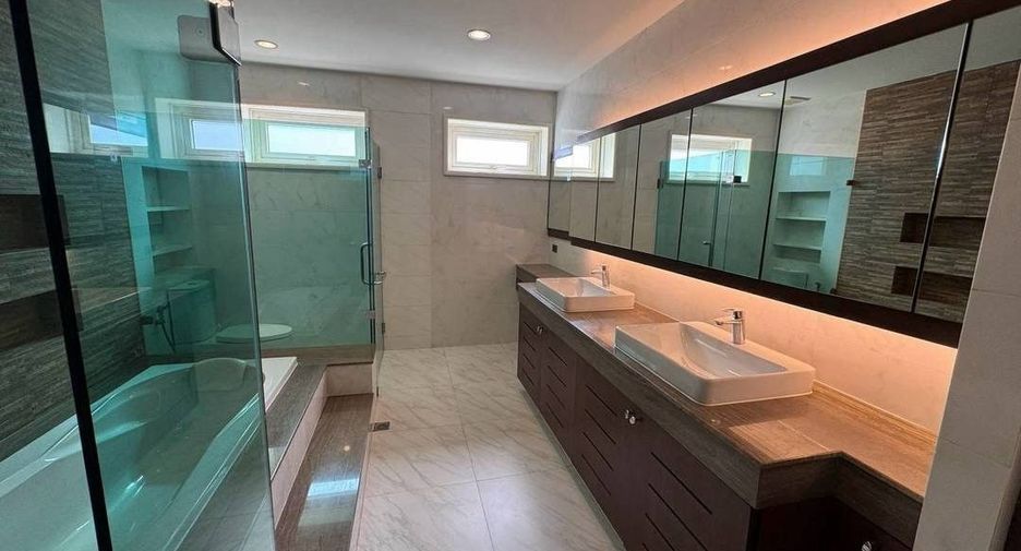 Haus zur Miete mit 5 Zimmer in Suan Luang, Bangkok