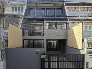 For sale and for rent 3 bedrooms townhouse in Watthana, Bangkok