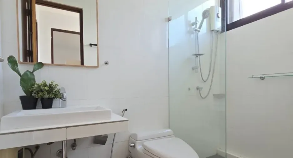 For sale and for rent 3 bedrooms townhouse in Watthana, Bangkok