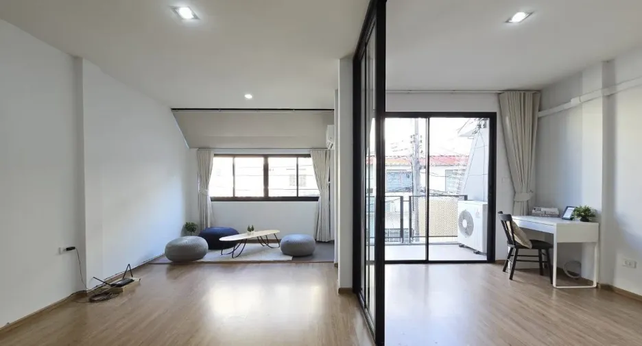 For sale and for rent 3 bedrooms townhouse in Watthana, Bangkok