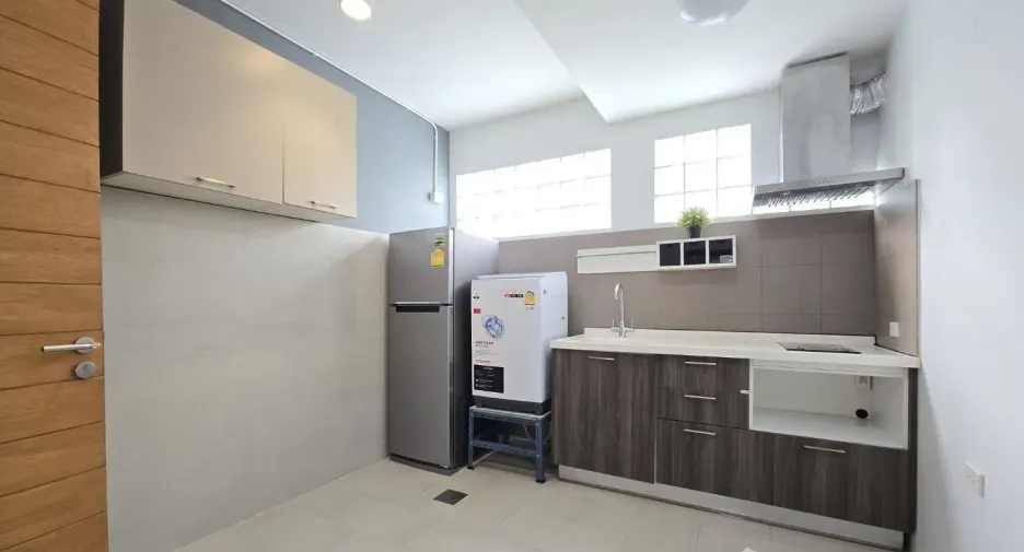 For sale and for rent 3 bedrooms townhouse in Watthana, Bangkok