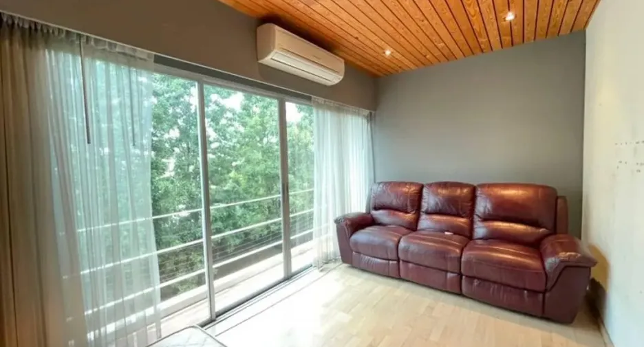 For sale 3 bedrooms townhouse in Suan Luang, Bangkok