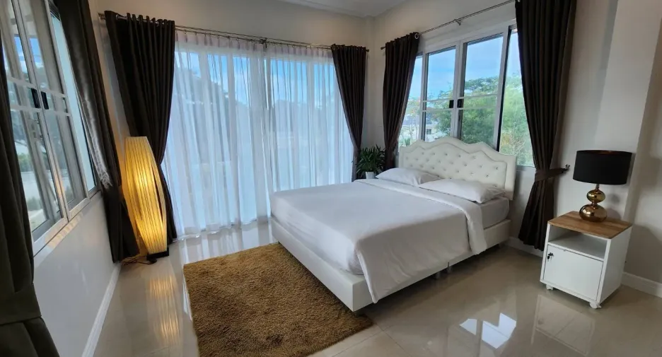 For sale 4 bedrooms villa in Hua Hin, Prachuap Khiri Khan
