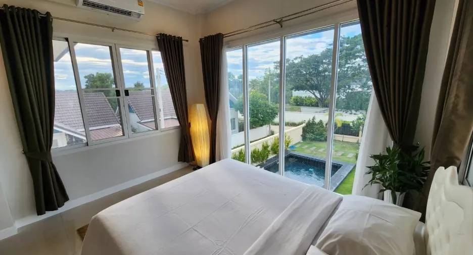 For sale 4 bedrooms villa in Hua Hin, Prachuap Khiri Khan