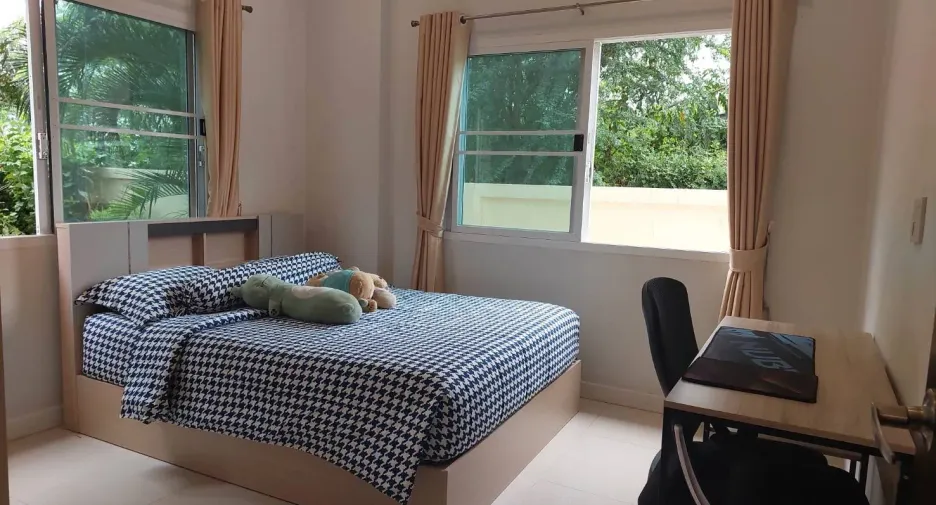 For sale 4 bedrooms villa in Hua Hin, Prachuap Khiri Khan