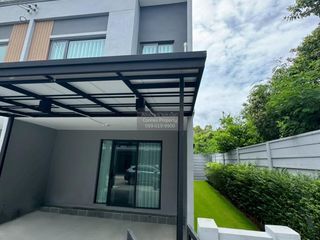 For rent 3 bedrooms townhouse in Bang Phli, Samut Prakan