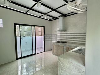 For rent 3 bedrooms townhouse in Bang Phli, Samut Prakan
