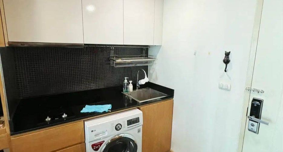 For rent 1 bed condo in Bang Rak, Bangkok