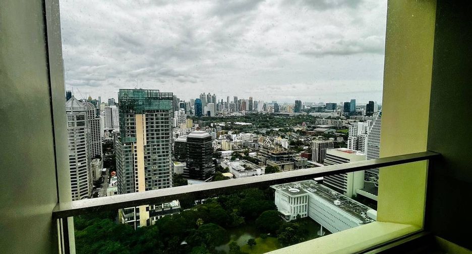 À louer 2 chambres condo à Pathum Wan, Bangkok