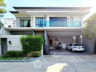 For rent 4 bedrooms house in Wang Thonglang, Bangkok