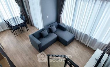 For rent 2 bedrooms condo in Huai Khwang, Bangkok