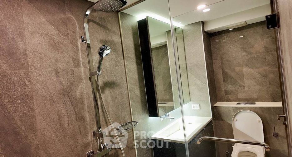 À louer 2 chambres condo à Huai Khwang, Bangkok
