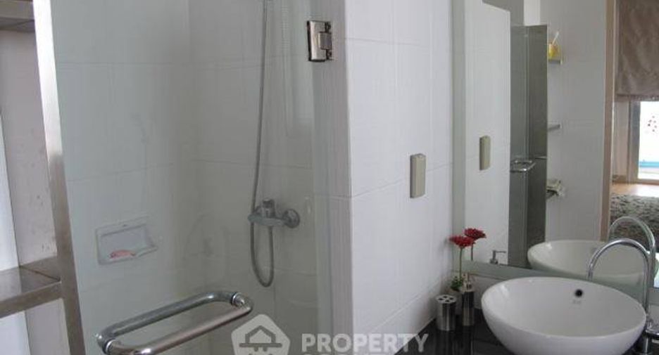 For rent 2 bedrooms condo in Sathon, Bangkok