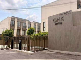 For rent 3 bedrooms townhouse in Suan Luang, Bangkok