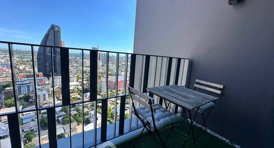 For rent 2 bedrooms condo in Khlong Toei, Bangkok
