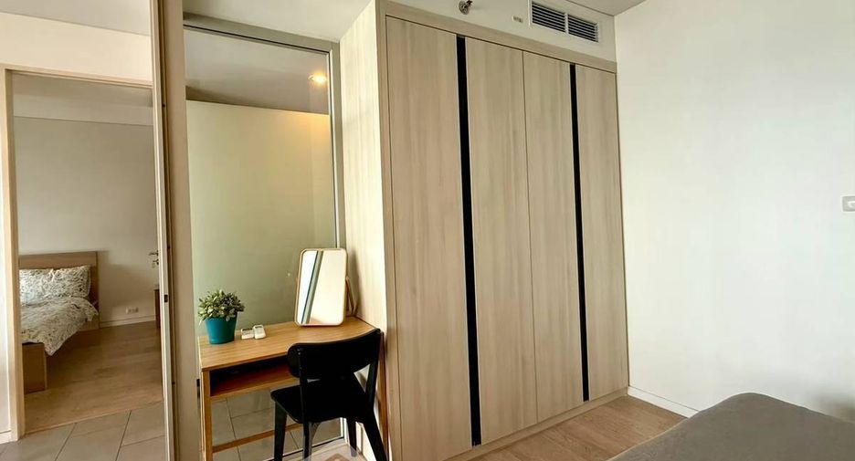For rent 2 bedrooms condo in Phaya Thai, Bangkok