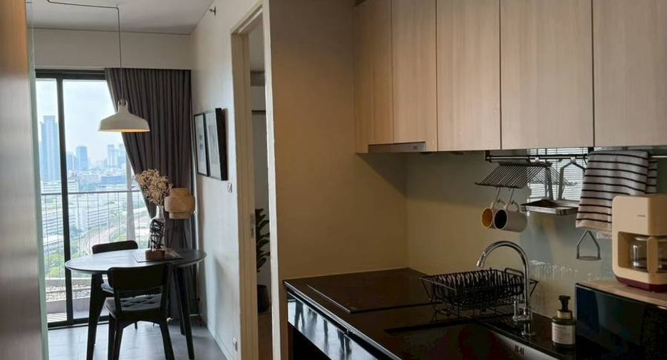 For rent 2 bedrooms condo in Phaya Thai, Bangkok