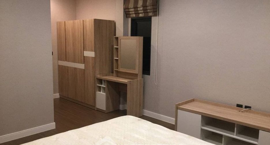 For rent 4 bedrooms house in Bang Kapi, Bangkok